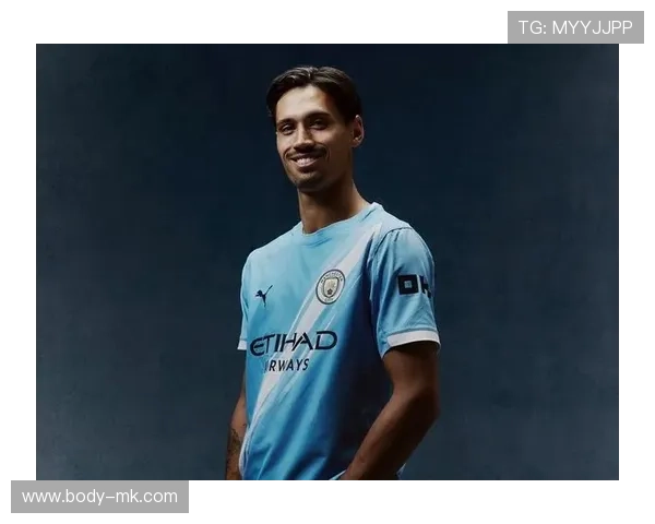 德布劳内转会那不勒斯引发足坛震动：从曼城核心到意甲新贵的传奇转折