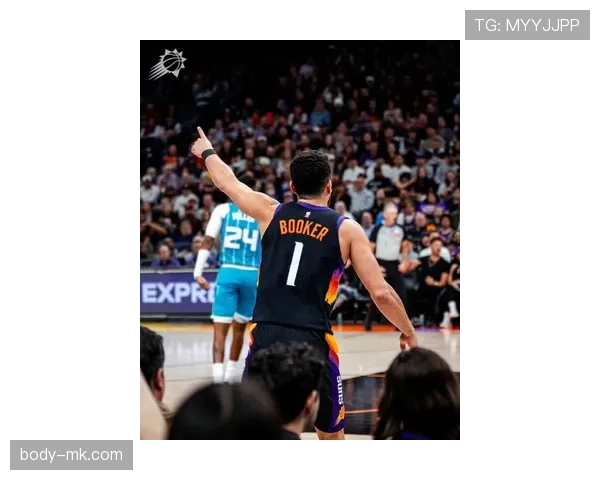 布克背身单打效率拉升显著提振太阳进攻节奏