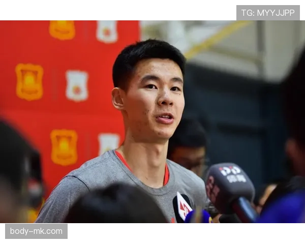 郭昊文训练完直接冲去夜店？这作息也太敢了